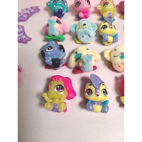 Hatchimals CollEGGtibles Figures Lot of 24 Pieces W/case - Picture 3 of 10